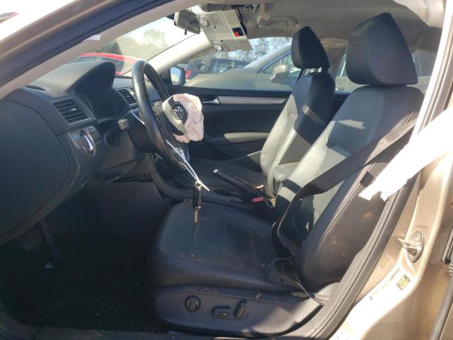 Photo 7 from auction – 2015 VOLKSWAGEN PASSAT S with VIN 1VWAT7A32FC048570