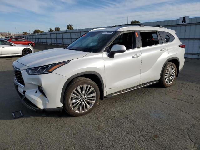 TOYOTA HIGHLANDER 2023 with VIN 5TDEBRCHXPS598465 - Photo from auction