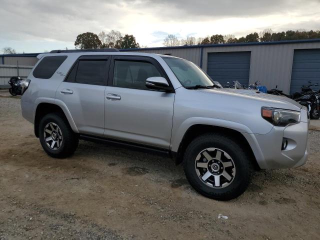Photo 4 from auction – 2020 TOYOTA 4RUNNER SR with VIN JTEBU5JR7L5786471