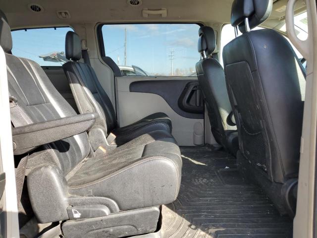 Photo 11 from auction – 2015 CHRYSLER TOWN & COU with VIN 2C4RC1BG0FR505145