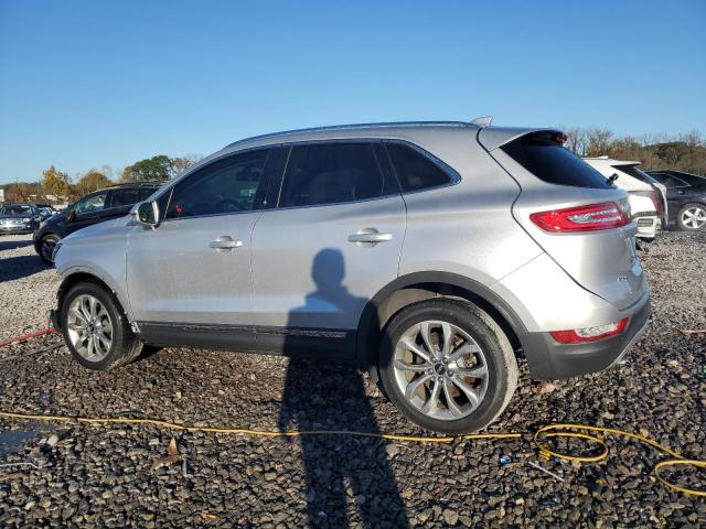Photo 2 from auction – 2017 LINCOLN MKC SELECT with VIN 5LMCJ2C96HUL55509