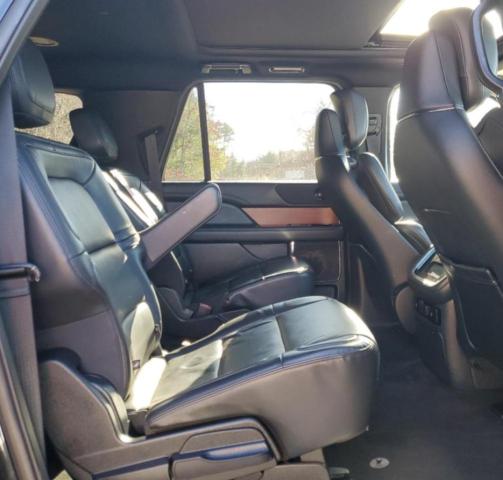 Photo 11 from auction – 2022 LINCOLN NAVIGATOR with VIN 5LMJJ3LT1NEL05115