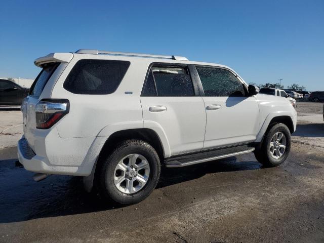 Photo 3 from auction – 2016 TOYOTA 4RUNNER SR with VIN JTEZU5JRXG5115509