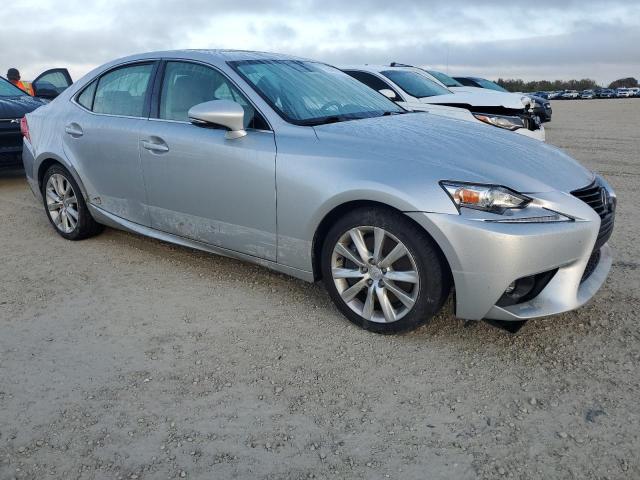 Photo 4 from auction – 2016 LEXUS IS 200T with VIN JTHBA1D25G5011904