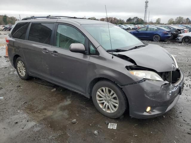 Photo 4 from auction – 2012 TOYOTA SIENNA XLE with VIN 5TDYK3DCXCS275783