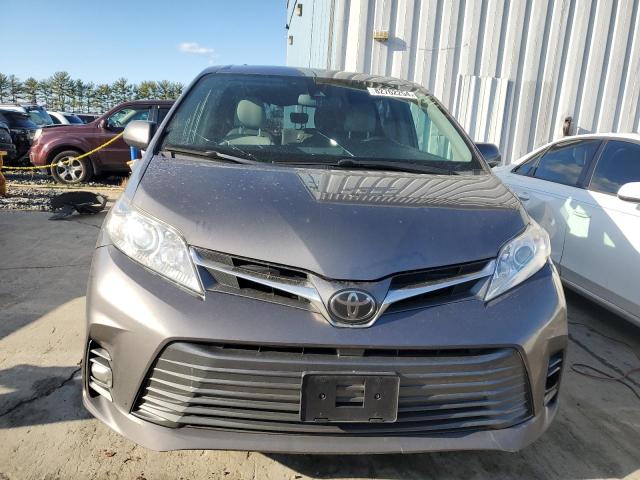 Photo 5 from auction – 2018 TOYOTA SIENNA XLE with VIN 5TDDZ3DC5JS198005