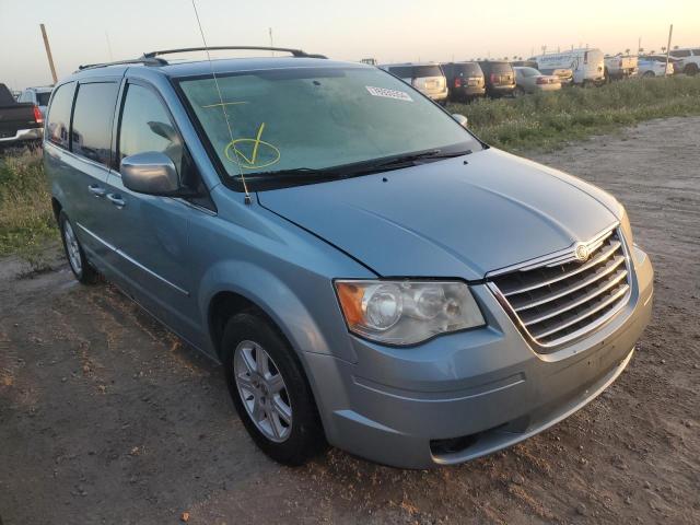 Photo 4 from auction – 2010 CHRYSLER TOWN & COU with VIN 2A4RR5D15AR308845