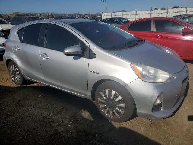 Photo 4 from auction – 2013 TOYOTA PRIUS C with VIN JTDKDTB32D1557210