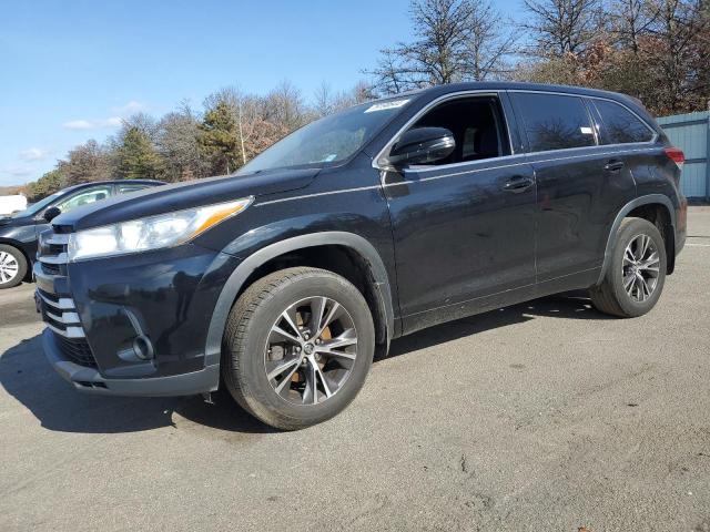 TOYOTA HIGHLANDER 2017 with VIN 5TDBZRFH8HS407220 - Photo from auction