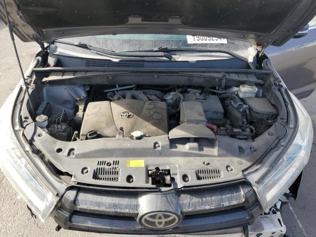 Photo 12 from auction – 2018 TOYOTA HIGHLANDER with VIN 5TDJZRFH8JS491119