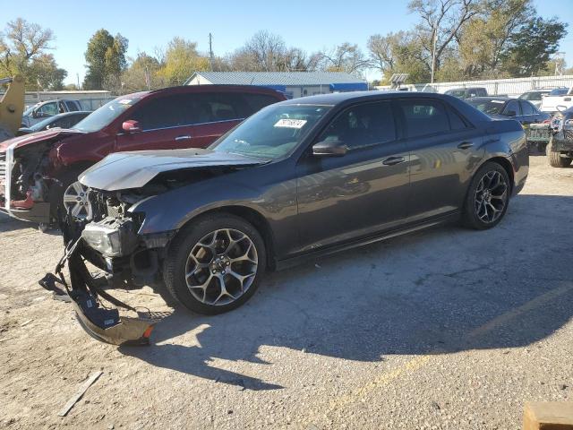 CHRYSLER 300 S 2015 con VIN 2C3CCABT8FH921196 - Foto de la subasta