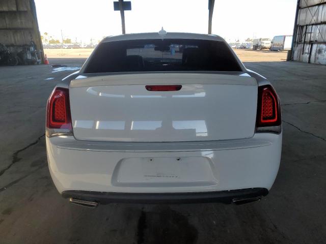 Photo 6 from auction – 2018 CHRYSLER 300 S with VIN 2C3CCABG8JH214028