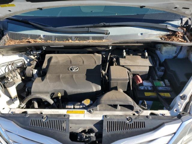 Photo 12 from auction – 2015 TOYOTA SIENNA XLE with VIN 5TDYK3DC0FS556625