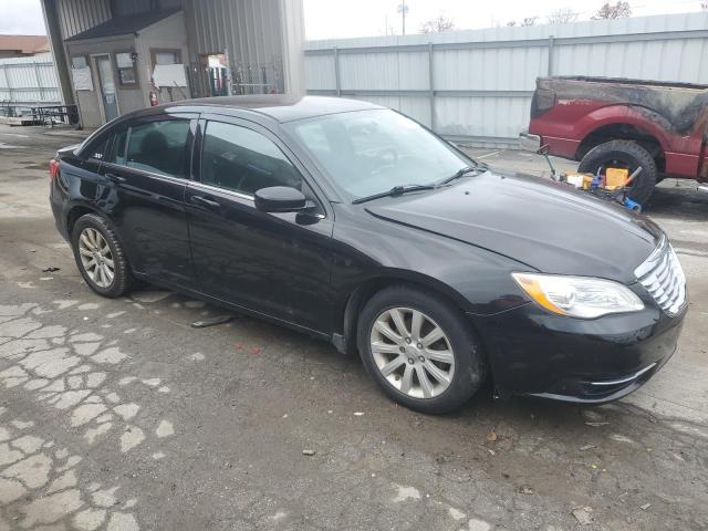 Photo 4 from auction – 2014 CHRYSLER 200 TOURIN with VIN 1C3CCBBG5EN105917