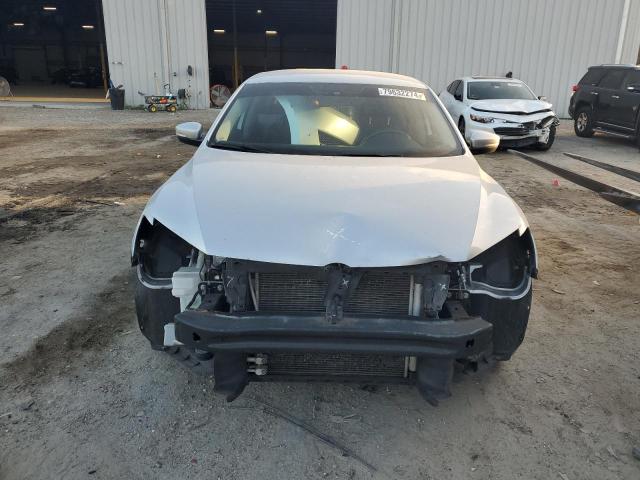 Photo 5 from auction – 2014 VOLKSWAGEN PASSAT SE with VIN 1VWBP7A39EC006789