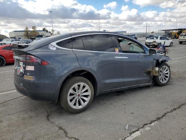 Photo 3 from auction – 2017 TESLA MODEL X with VIN 5YJXCDE24HF044720