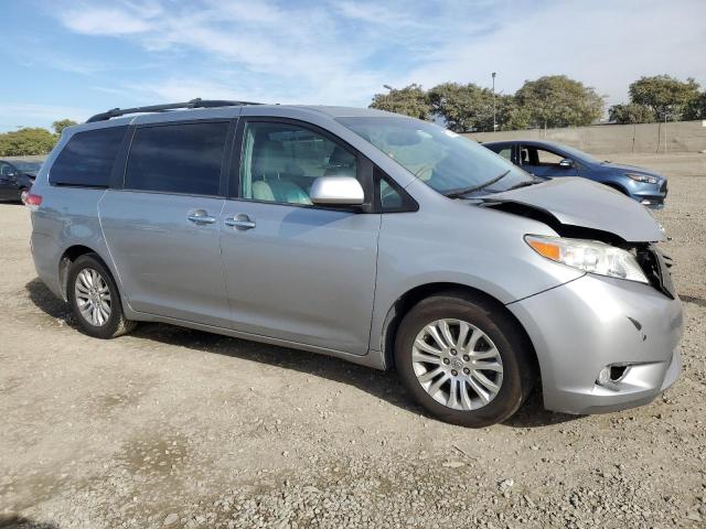 Photo 4 from auction – 2012 TOYOTA SIENNA XLE with VIN 5TDYK3DC6CS265154