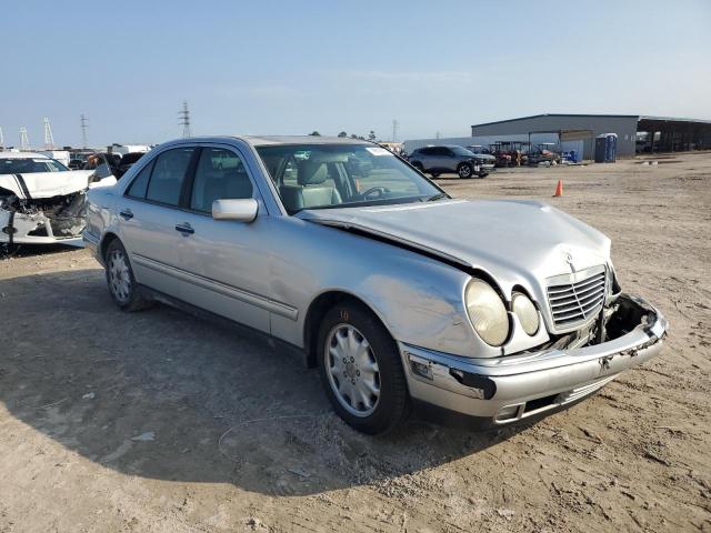 Photo 4 from auction – 1999 MERCEDES-BENZ E 320 with VIN WDBJF65H9XA903481