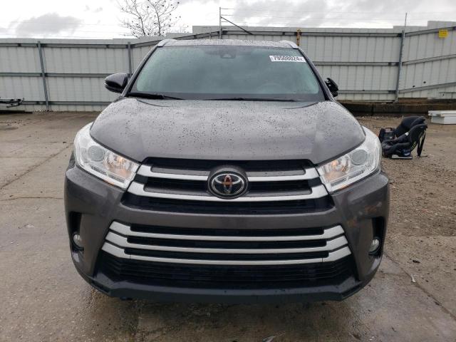Photo 5 from auction – 2018 TOYOTA HIGHLANDER with VIN 5TDJZRFH4JS557598
