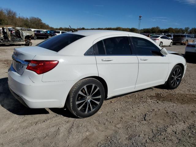 Photo 3 from auction – 2013 CHRYSLER 200 LIMITE with VIN 1C3CCBCGXDN522866