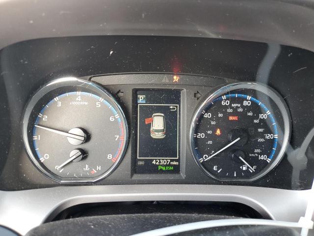 Photo 9 from auction – 2017 TOYOTA RAV4 LIMIT with VIN JTMDFREV5HJ715015