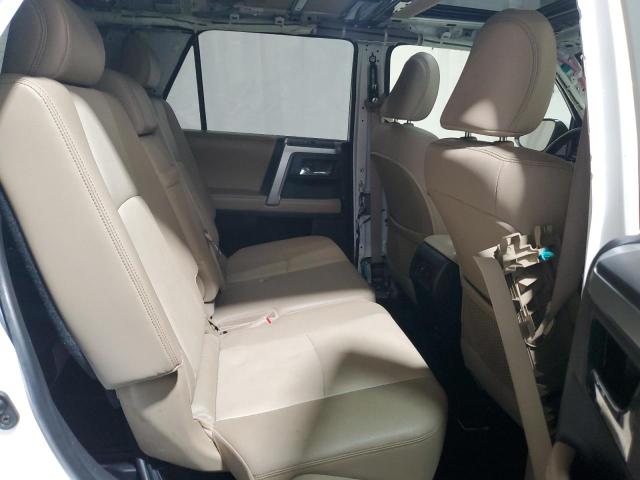 Photo 11 from auction – 2015 TOYOTA 4RUNNER SR with VIN JTEBU5JR5F5271750