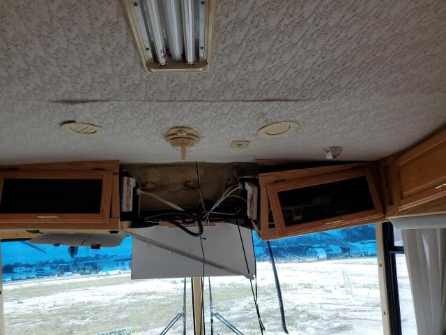 Photo 9 from auction – 2001 WINNEBAGO ADVENTURER with VIN 1FCNF53S310A17200