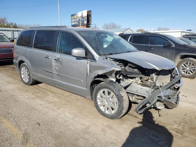 Photo 4 from auction – 2015 CHRYSLER TOWN & COU with VIN 2C4RC1BG1FR677443