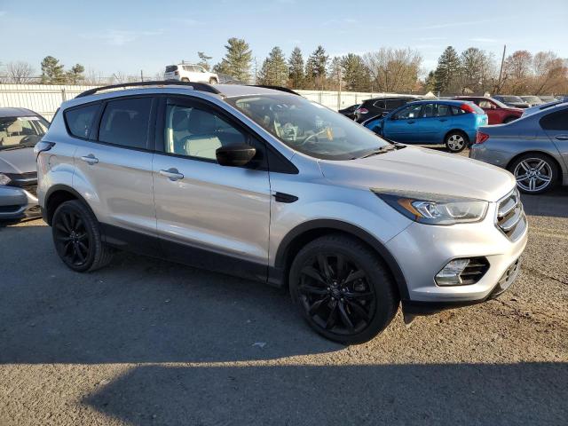 Photo 4 from auction – 2017 FORD ESCAPE SE with VIN 1FMCU9GD3HUB48593