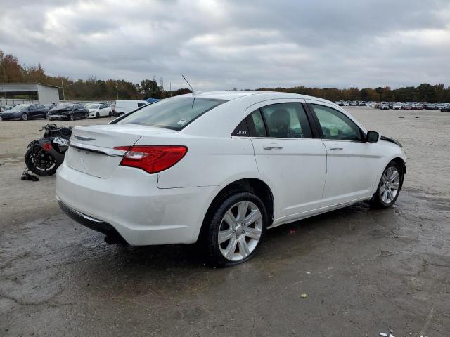 Photo 3 from auction – 2012 CHRYSLER 200 TOURIN with VIN 1C3CCBBB9CN331315