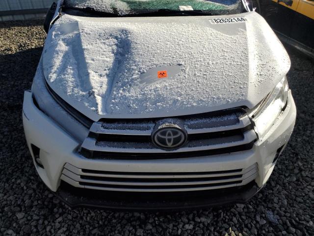 Photo 11 from auction – 2018 TOYOTA HIGHLANDER with VIN 5TDJZRFH3JS554627