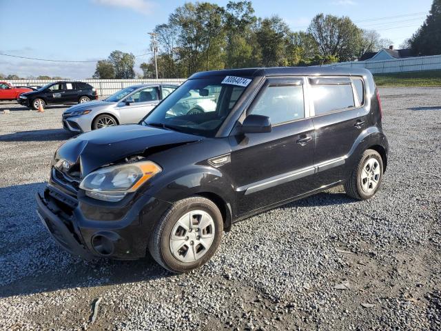 KIA SOUL 2013 with VIN KNDJT2A57D7632153 - Photo from auction