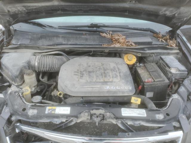 Photo 12 from auction – 2015 CHRYSLER TOWN & COU with VIN 2C4RC1HG4FR755673