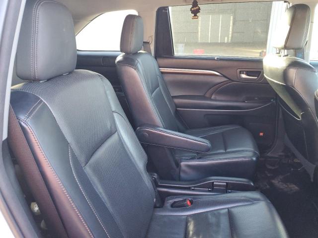 Photo 11 from auction – 2016 TOYOTA HIGHLANDER with VIN 5TDDKRFHXGS244226