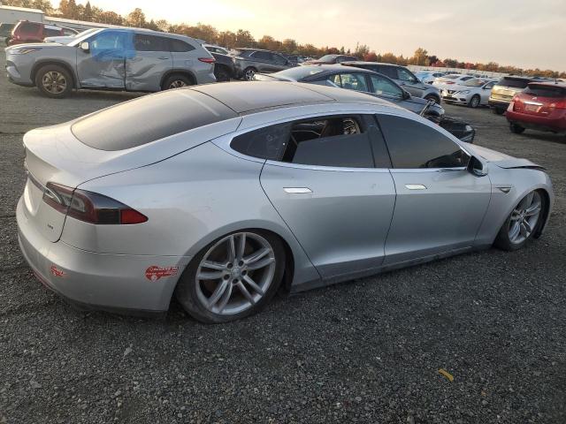 Photo 3 from auction – 2013 TESLA MODEL S with VIN 5YJSA1CG8DFP04958