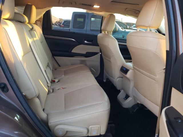 Photo 11 from auction – 2017 TOYOTA HIGHLANDER with VIN 5TDDZRFH9HS465698