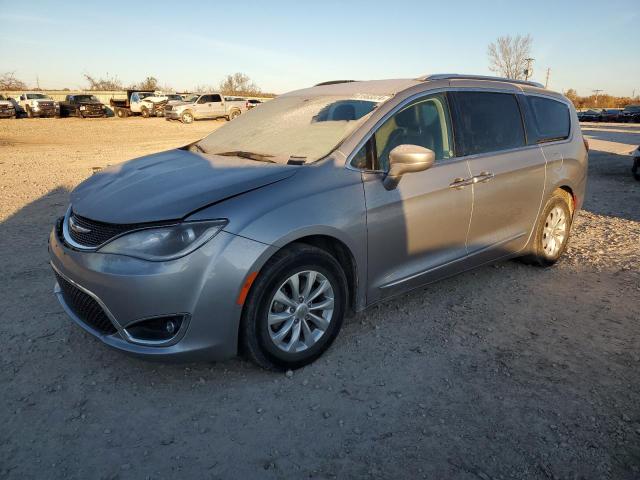 CHRYSLER PACIFICA T 2018 with VIN 2C4RC1BG2JR269347 - Photo from auction