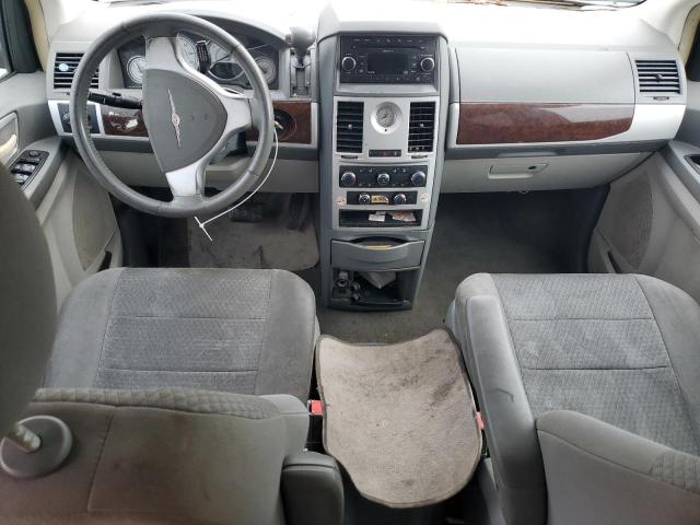 Photo 8 from auction – 2010 CHRYSLER TOWN & COU with VIN 2A4RR5D14AR221387