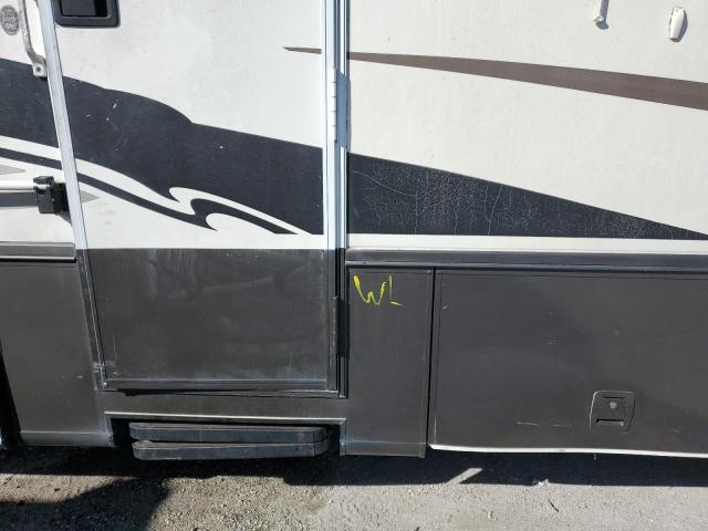 Photo 9 from auction – 2004 FORV MOTORHOME with VIN 1FCNF53S030A05587