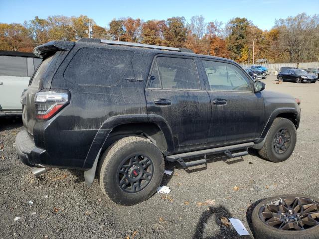 Photo 3 from auction – 2018 TOYOTA 4RUNNER SR with VIN JTEBU5JR9J5516817