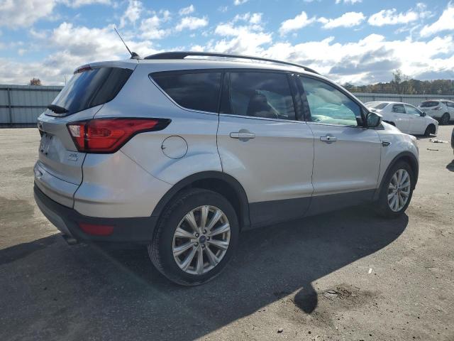Photo 3 from auction – 2019 FORD ESCAPE SEL with VIN 1FMCU0HD2KUB46156