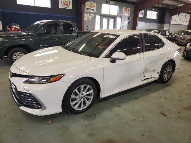 Photo 1 from auction – 2022 TOYOTA CAMRY LE with VIN 4T1C11AK2NU634860