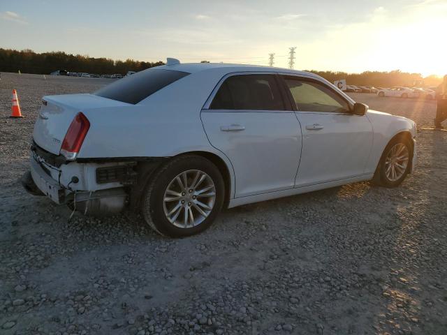 Photo 3 from auction – 2017 CHRYSLER 300 LIMITE with VIN 2C3CCAAG6HH631983