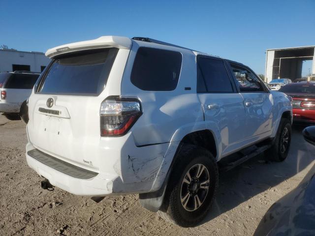 Photo 3 from auction – 2019 TOYOTA 4RUNNER SR with VIN JTEZU5JR1K5197333
