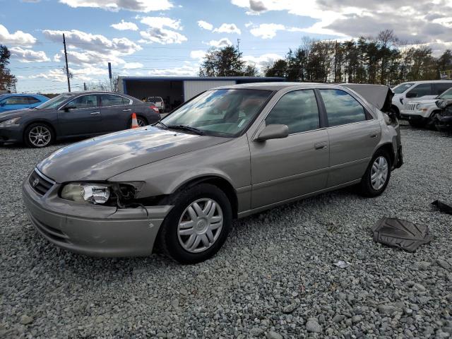 TOYOTA CAMRY CE 2000 with VIN 4T1BG22K7YU666643 - Photo from auction