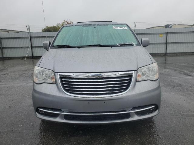 Photo 5 from auction – 2015 CHRYSLER TOWN & COU with VIN 2C4RC1BG4FR609265