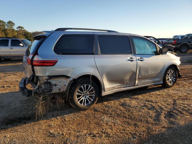 Photo 3 from auction – 2018 TOYOTA SIENNA XLE with VIN 5TDYZ3DC7JS963698