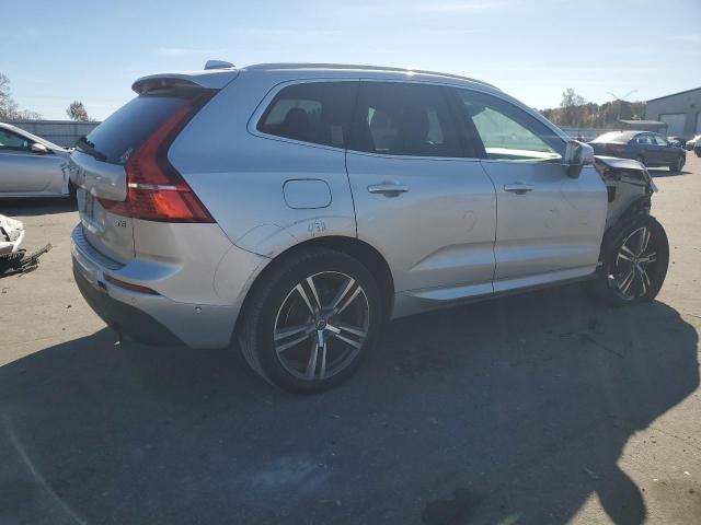 Photo 3 from auction – 2019 VOLVO XC60 T5 MO with VIN LYV102DK9KB325618