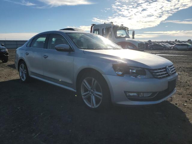 Photo 4 from auction – 2012 VOLKSWAGEN PASSAT SEL with VIN 1VWCN7A32CC081034