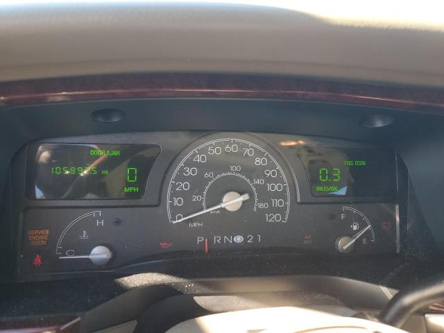 Photo 9 from auction – 2003 LINCOLN TOWN CAR C with VIN 1LNHM83W93Y685090
